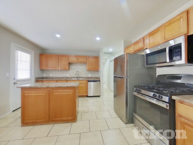 Photo - 3234 W Larkspur Dr