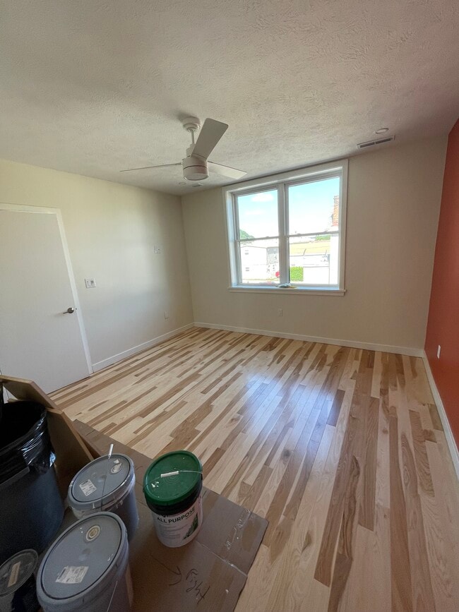 Bedroom - 1306 Pennsylvania Ave Unit B