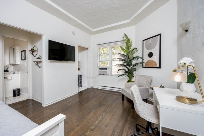 Don Carlos Apartments