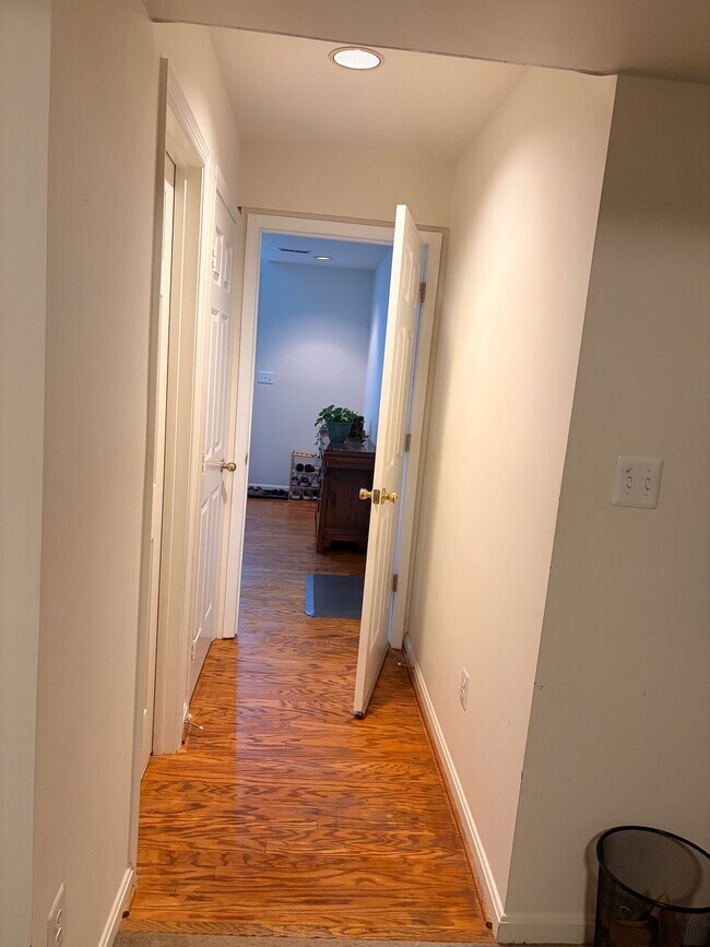 Photo - 4130 Appleby Way