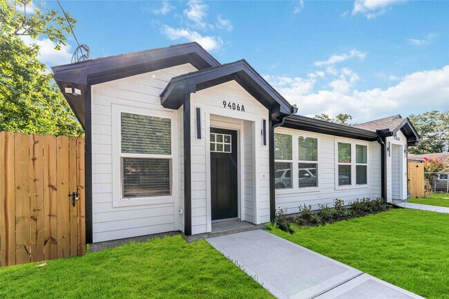 Photo - 9406 Sandra St