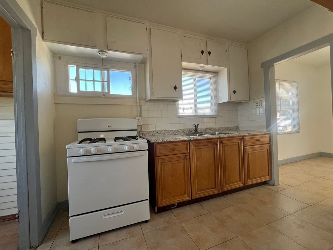 Photo - 137 N Marshall Ct Unit 1