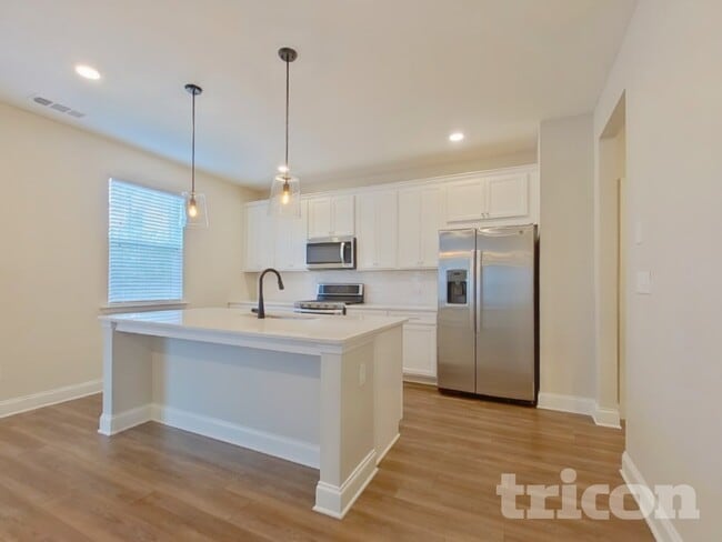 Photo - 80 Leyland Ct