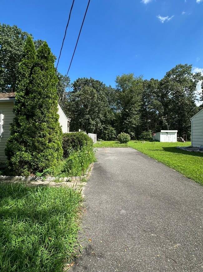 Building Photo - 639 Fordville Rd