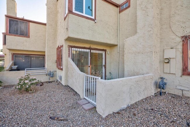 Photo - 2 bedroom, 2 bath town house minutes from the Strip