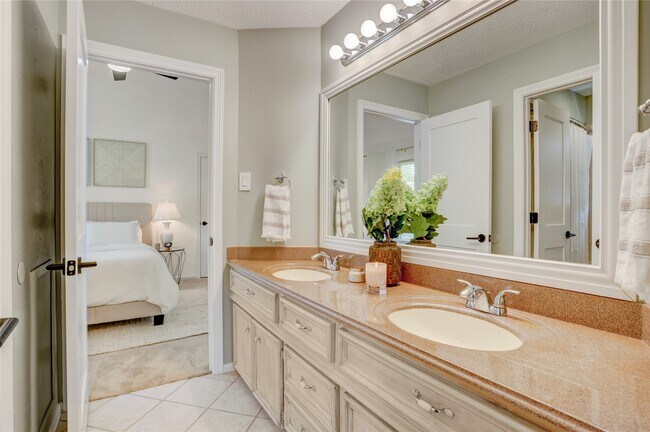 Photo - 11703 Wickhollow Ln