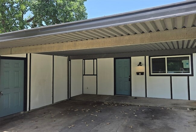 Building Photo - 500 Magnolia St Unit B