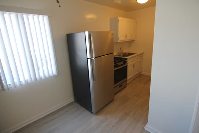 Photo - 1210 N Berendo St Unit 4