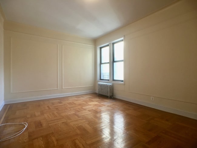 4E LIVING ROOM