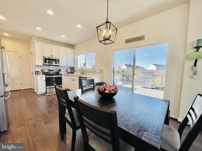 Photo - 73 Wellspring Dr