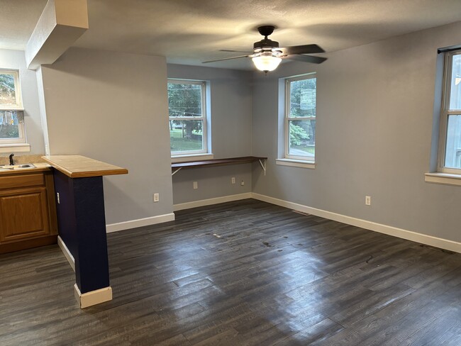 Photo - 212 W Jefferson St