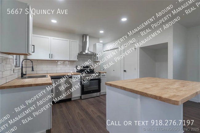 Photo - 5667 S Quincy Ave