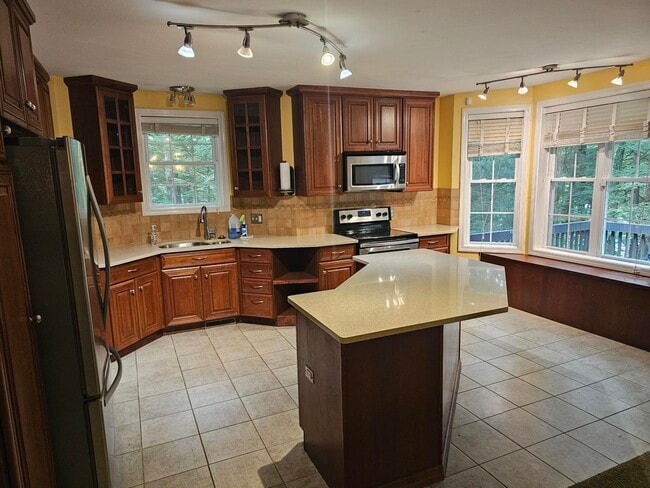 Photo - 60 Meetinghouse Rd