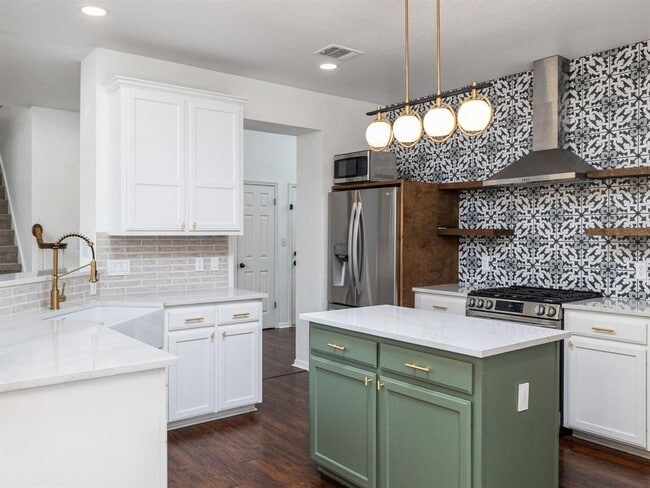 Photo - 2934 Sussex Gardens Ln