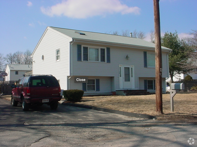 Building Photo - 14 N Glenway Ave Rental