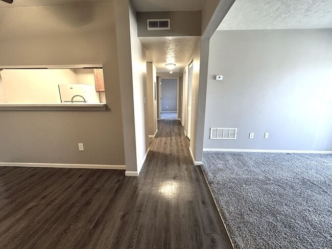 Photo - Fox Hill Apartments