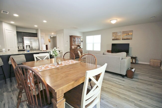 Photo - Craftsman Style 3BR 2.5BA for rent!