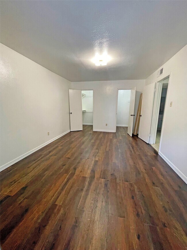 Photo - 12633 Memorial Dr Unidad 3/16