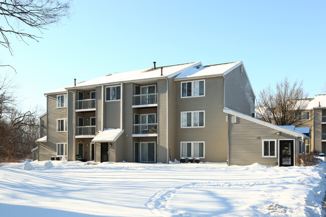 Camelot Hills - Camelot Hills Apartments