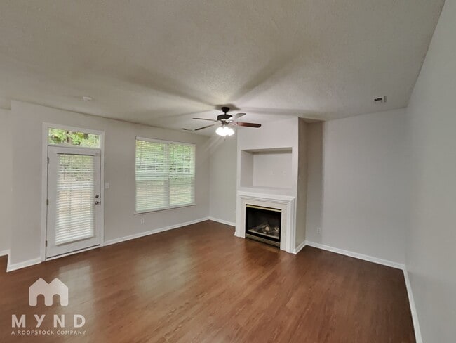 Photo - 6027 Briggs Dr