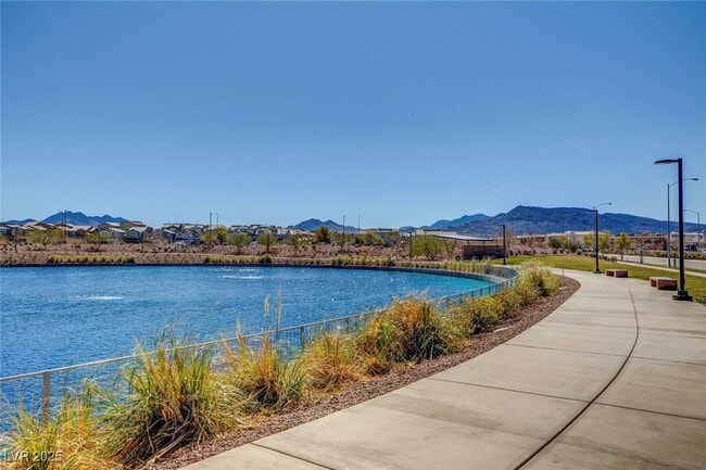 Building Photo - 360 Summer Sparrow Ave Unit 360