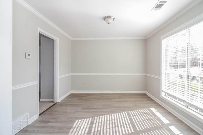 Photo - 7172 Market Square Dr