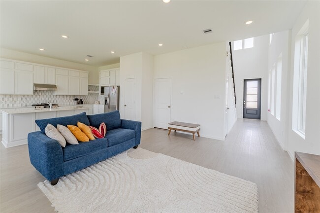 Photo - 6731 Iron Clover Dr