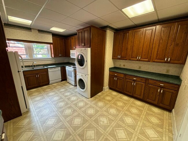 Building Photo - 550 N McKean St Rental