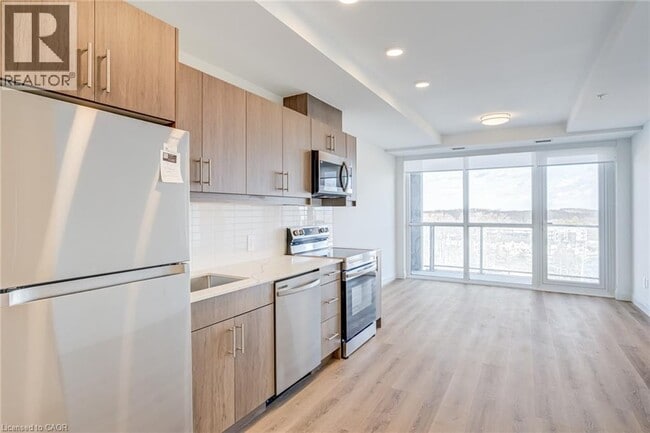 Photo - 1333 Weber St E Unité 802