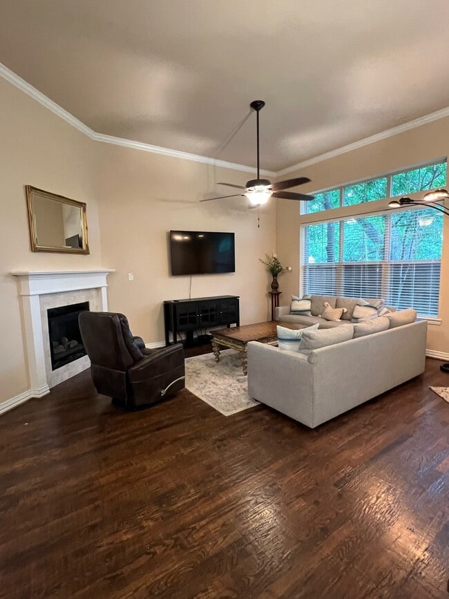 Photo - 2211 Eriksson Ln Townhome