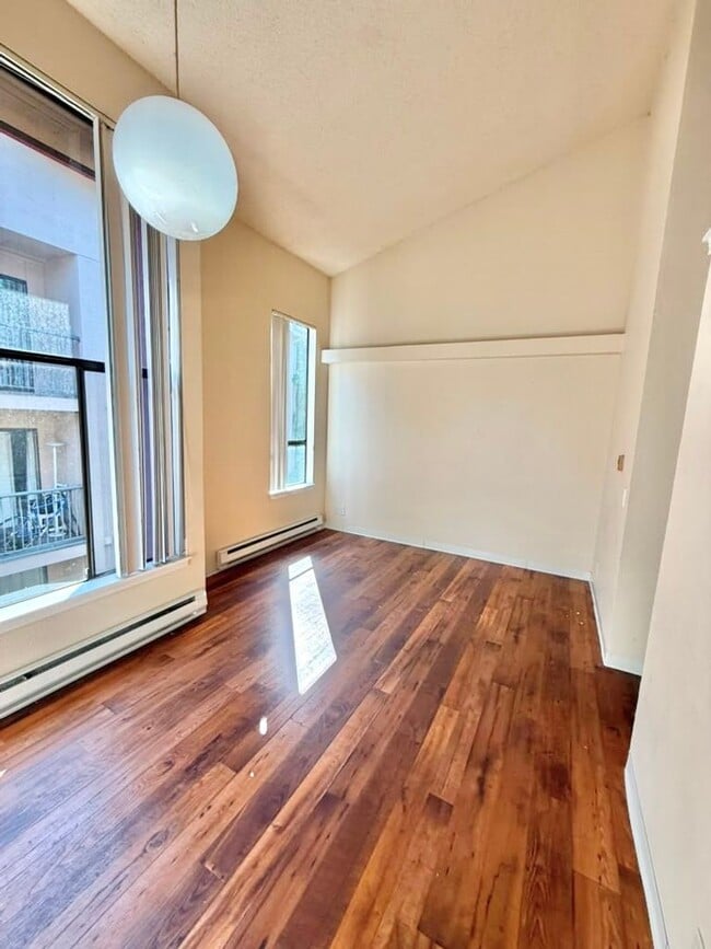4259 8th Ave NE Unidad 6