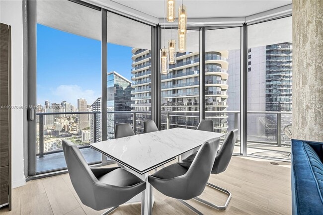 Photo - 45 SW 9th St Unidad 4501