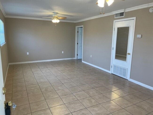 Photo - 1914 Larrabee St Unit 1