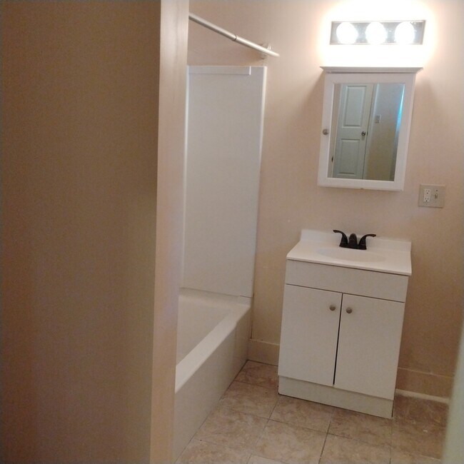 Photo - 96 Grand St