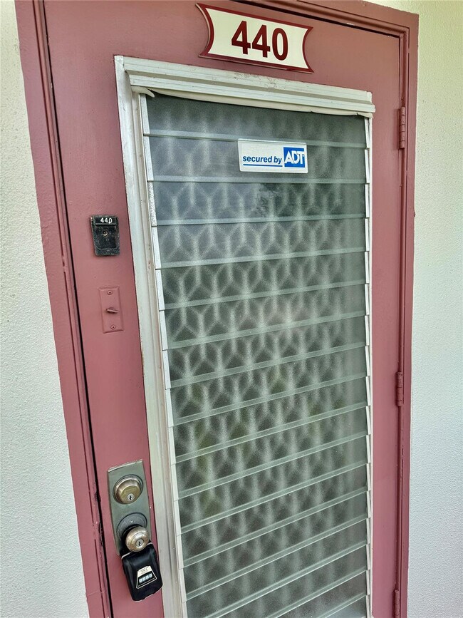 Photo - 440 Fanshaw K Unit 440