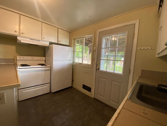 Photo - Cheney Studio Apartment Available 7/10 Unit 1307 2nd Street
