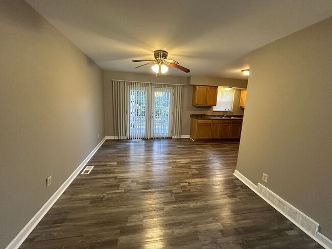 Photo - 1389 W Galbraith Rd Unidad #3