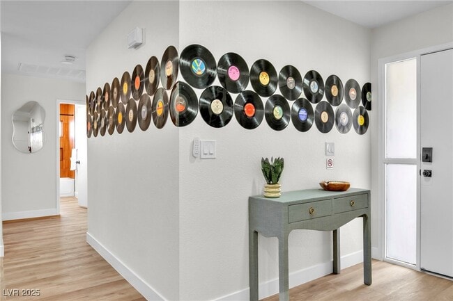 Photo - 425 Golden Valley Dr