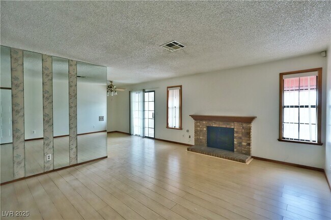 Building Photo - 6625 W Tropicana Ave Unit 201 Rental