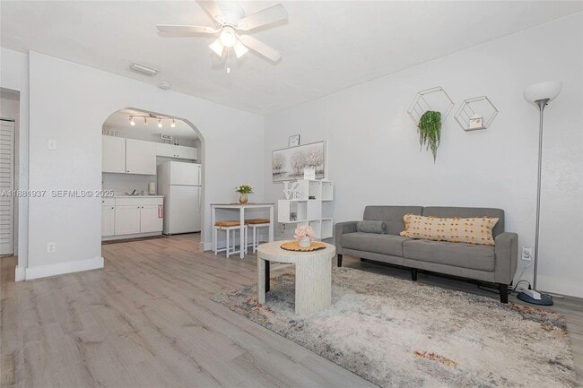 Photo - 201 Columbus Pkwy Unit A