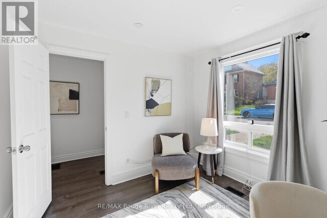 Photo - 163 Nassau St