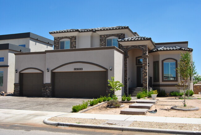 Building Photo - 14508 Ciambriello Ave Rental
