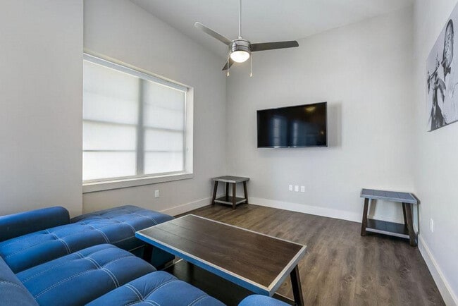 Building Photo - 144 Elk Pl Unit ID1268187P Rental