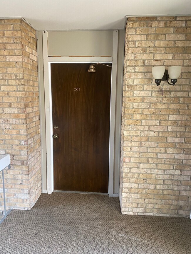 Front Door 1 - 16150 N Park Dr Unit 201