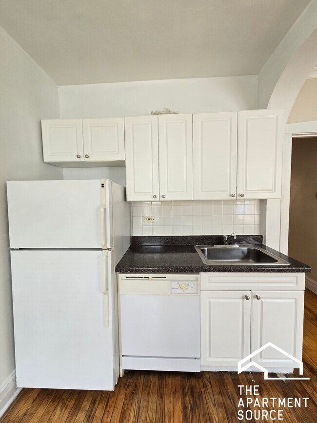 Photo - 2948 W Belle Plaine Ave Unit 2