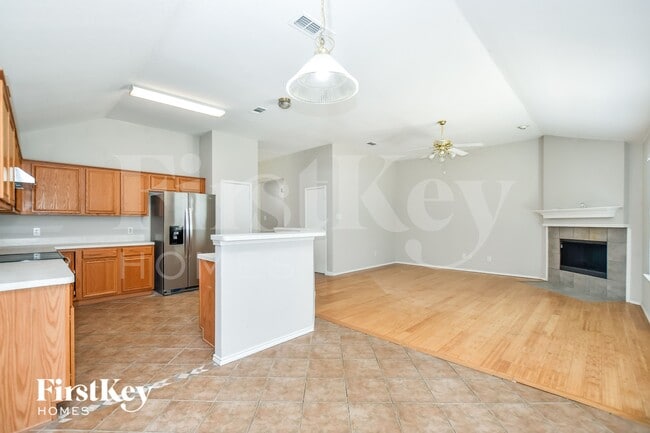 Photo - 106 Drake Ln