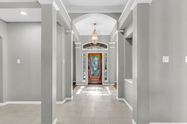 Photo - MOVE IN READY! Cream-of-the-crop location in the heart of the cul-de-sac!