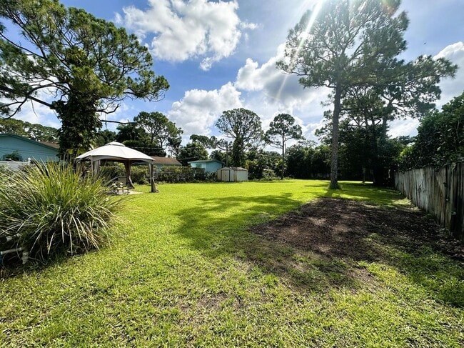 Photo - 5586 3rd Rd