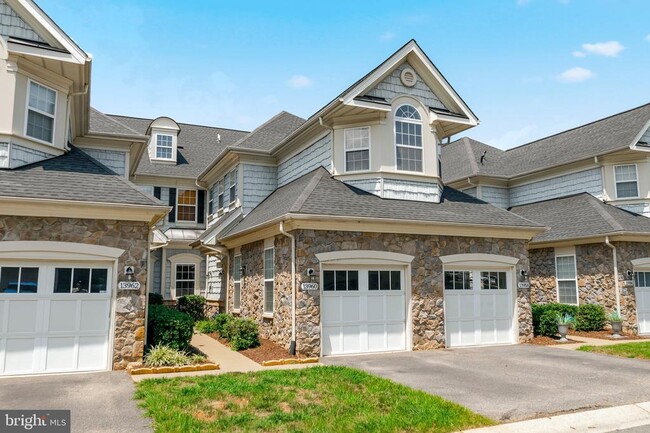 Building Photo - 13960 Greendale Dr
