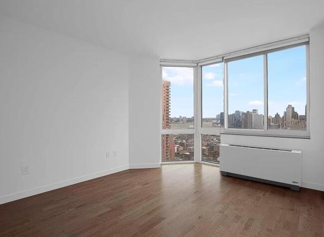 Building Photo - 420 W 42nd St Rental